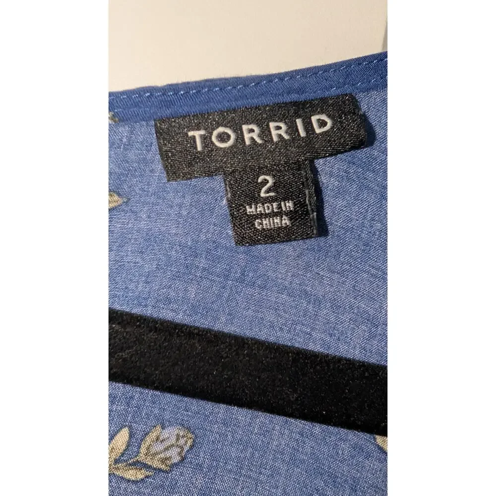 Torrid Blue Floral V-Neck Sleeveless Criss-Cross Tank Top 2 Plus - Picture 2 of 4